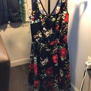 NWOT Lulu’s Formal Floral Dress